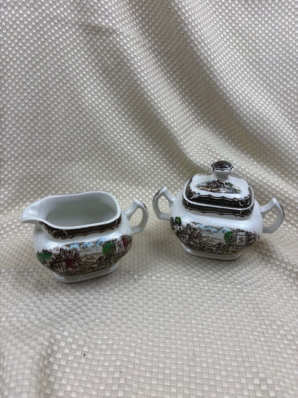 Lot 2 Vintage Woods & Sons the Post House English Scenery Brown sugar & cream